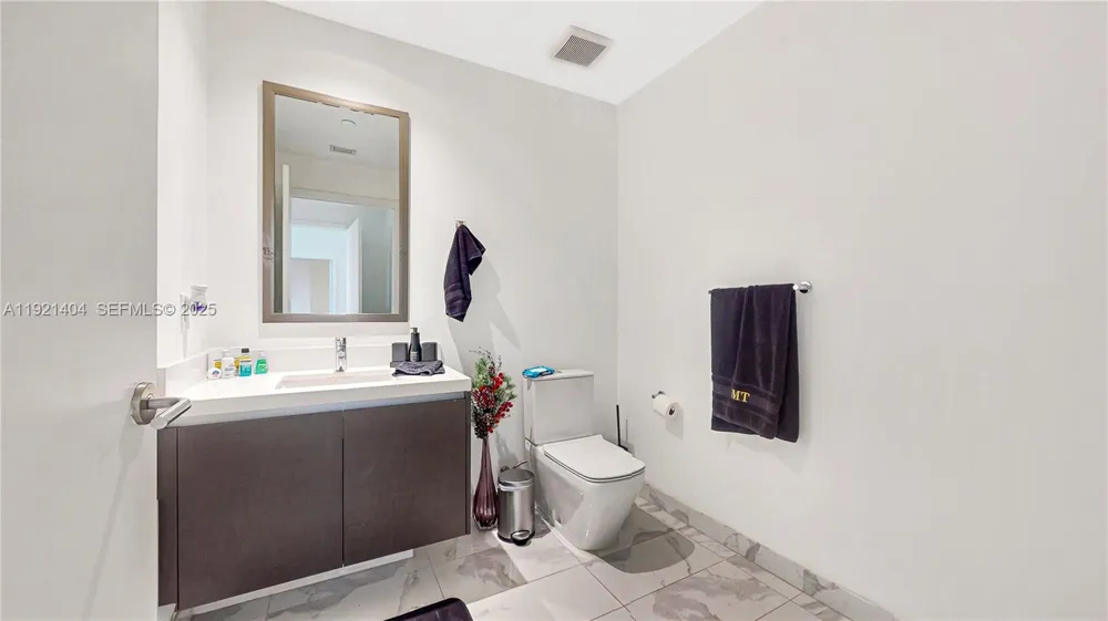 851 NE 1st Ave #1508 Miami, FL 33132