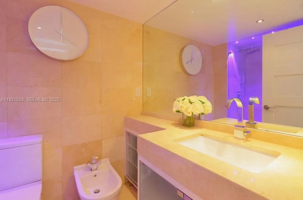 650 West Ave #2801 Miami Beach, FL 33139