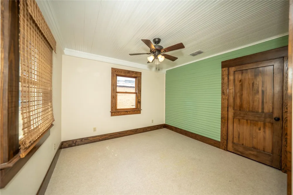 236 S Main Street Grapeland, TX 75844