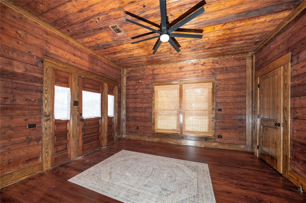 236 S Main Street Grapeland, TX 75844