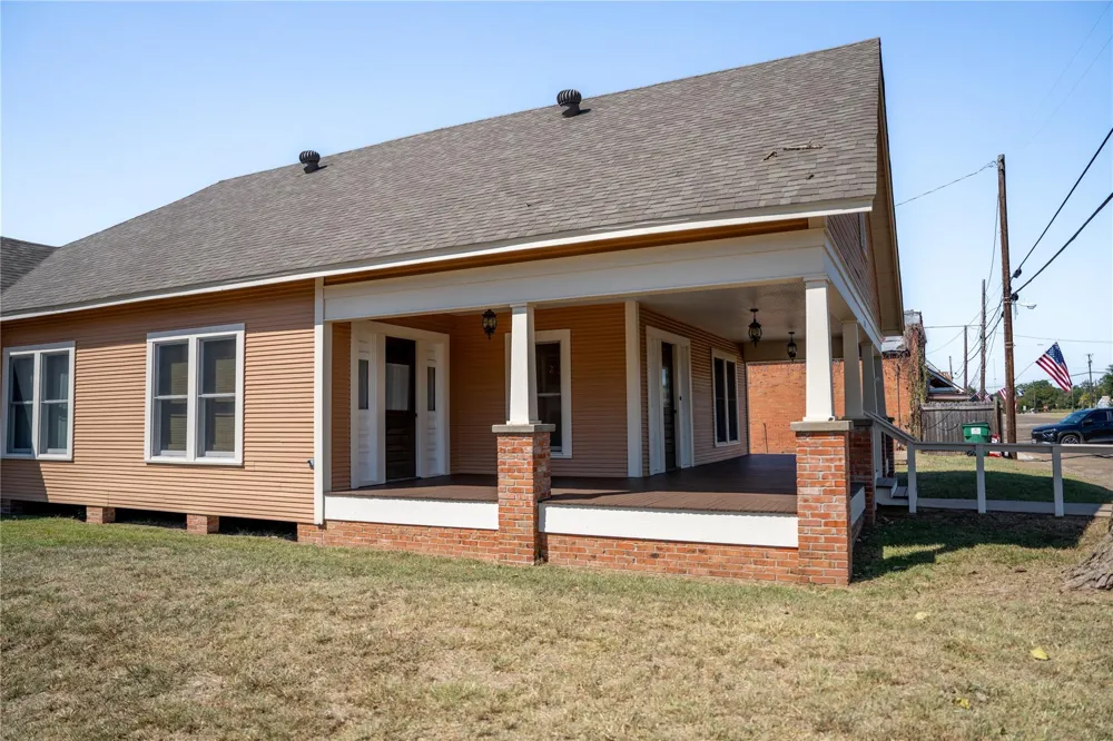 236 S Main Street Grapeland, TX 75844