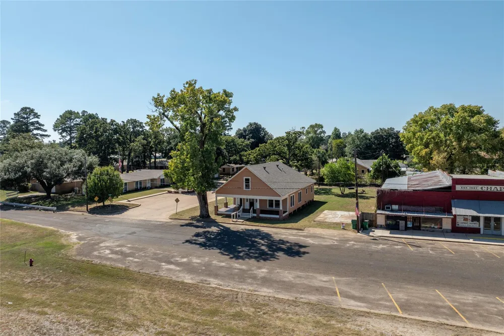 236 S Main Street Grapeland, TX 75844