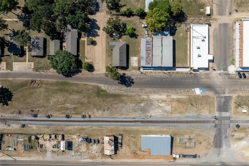 236 S Main Street Grapeland, TX 75844