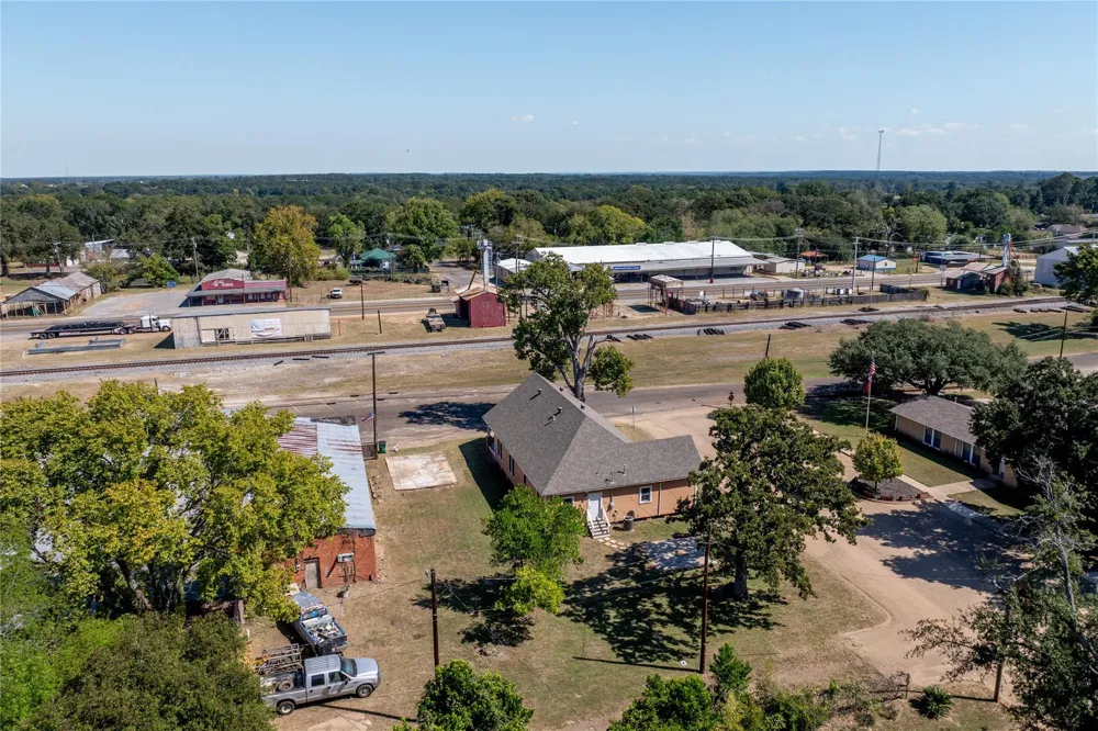236 S Main Street Grapeland, TX 75844