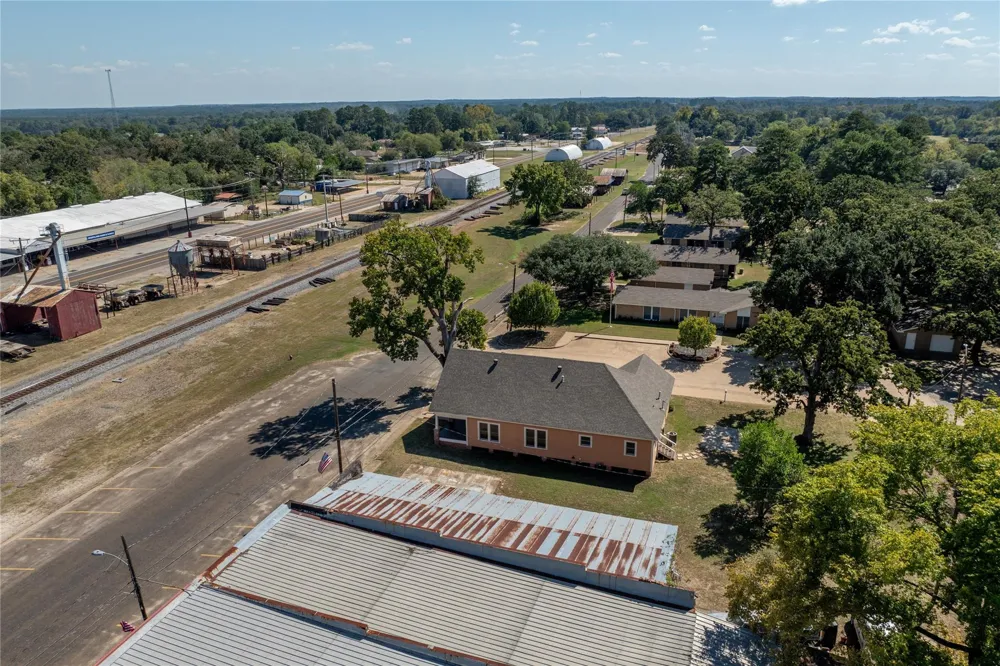 236 S Main Street Grapeland, TX 75844