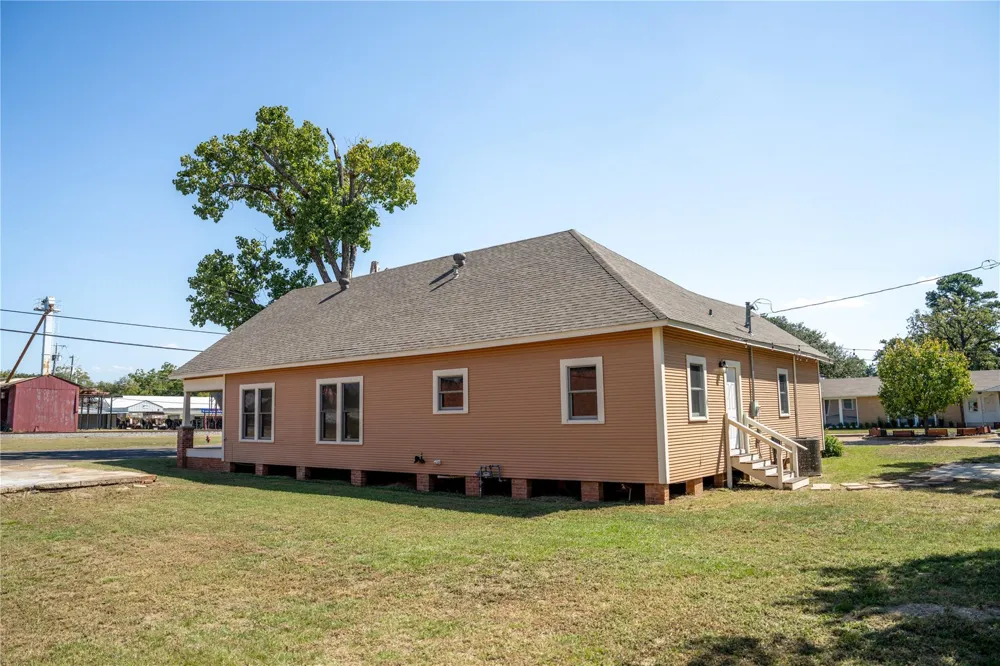 236 S Main Street Grapeland, TX 75844