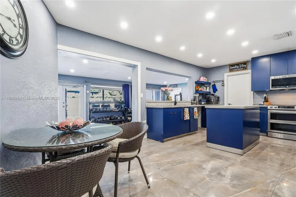 9795 NW 27th Ter Doral, FL 33172