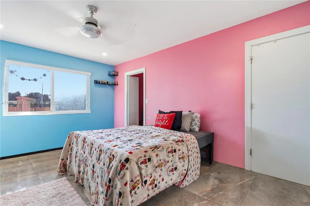 9795 NW 27th Ter Doral, FL 33172