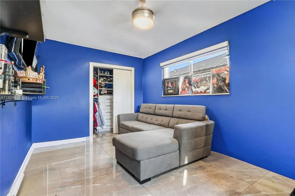 9795 NW 27th Ter Doral, FL 33172