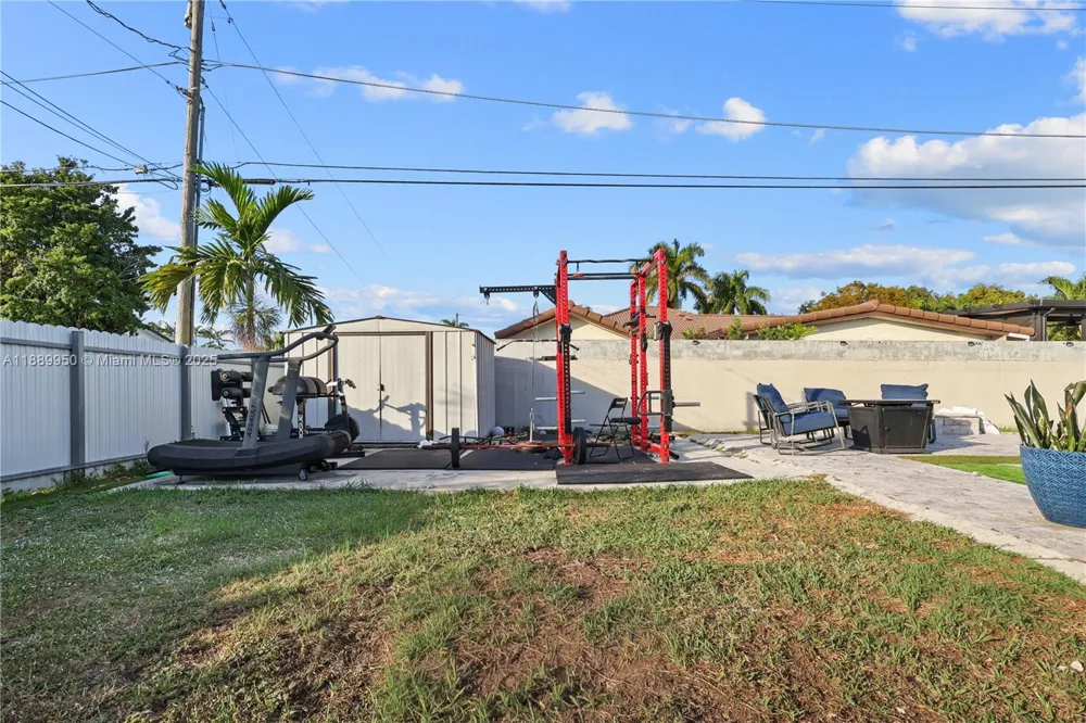 9795 NW 27th Ter Doral, FL 33172
