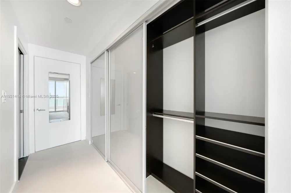 900 Biscayne Blvd #905 Miami, FL 33132