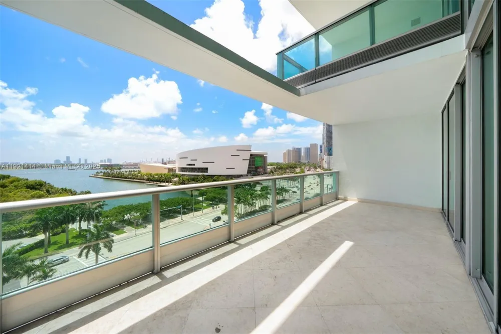 900 Biscayne Blvd #905 Miami, FL 33132