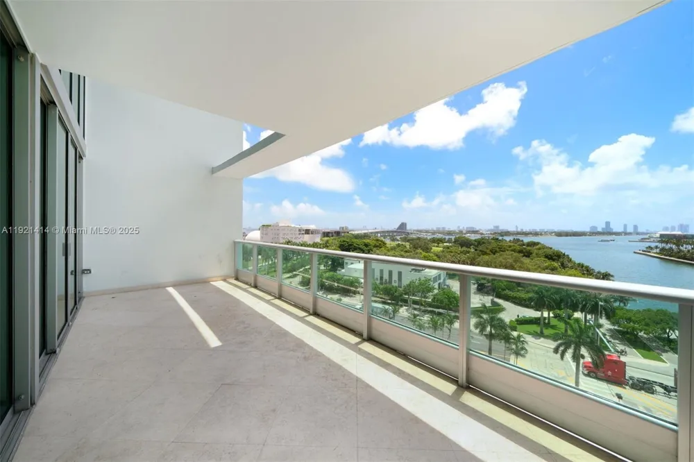 900 Biscayne Blvd #905 Miami, FL 33132