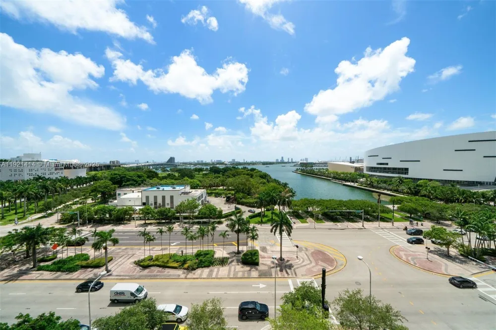900 Biscayne Blvd #905 Miami, FL 33132