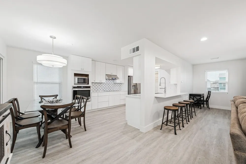 1814 Tiki Drive Tiki Island, TX 77554