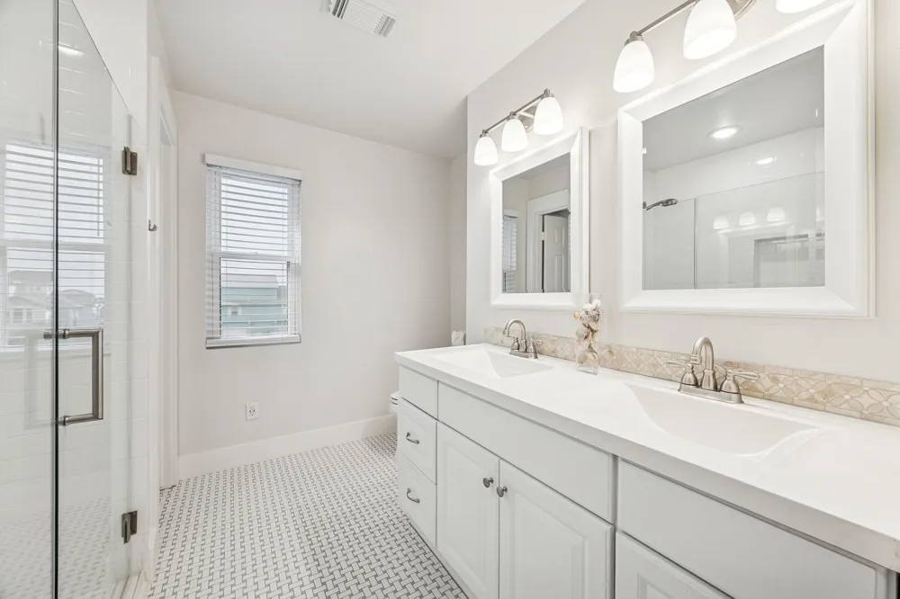 1814 Tiki Drive Tiki Island, TX 77554