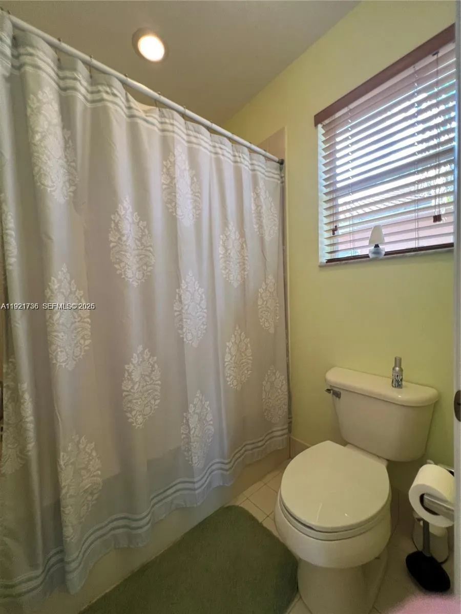 1718 Carvelle Dr #1718 Riviera Beach, FL 33404