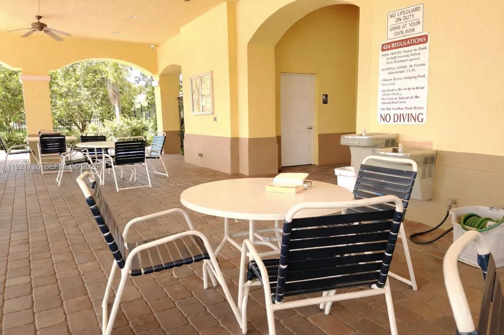 1718 Carvelle Dr #1718 Riviera Beach, FL 33404