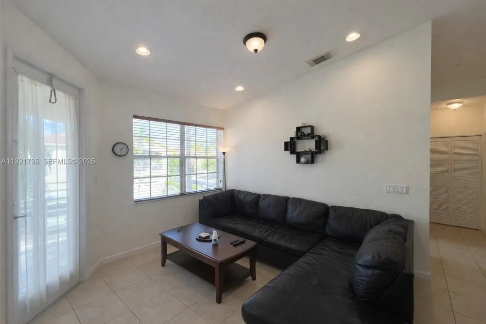 1718 Carvelle Dr #1718 Riviera Beach, FL 33404