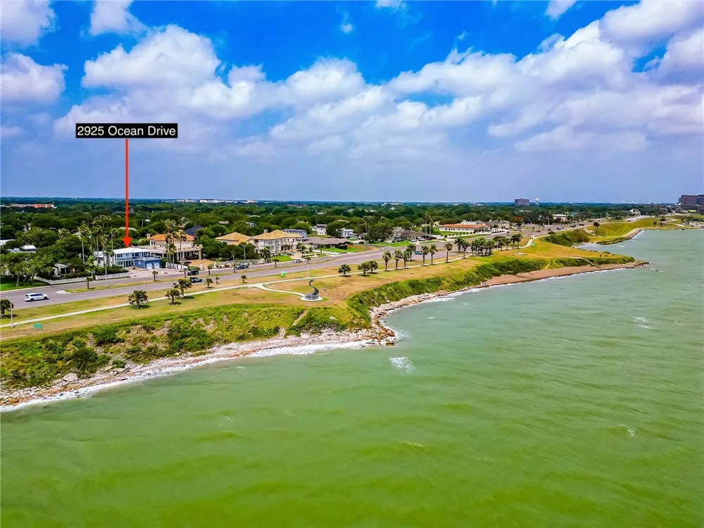 2925 Ocean Drive Corpus Christi, TX 78404