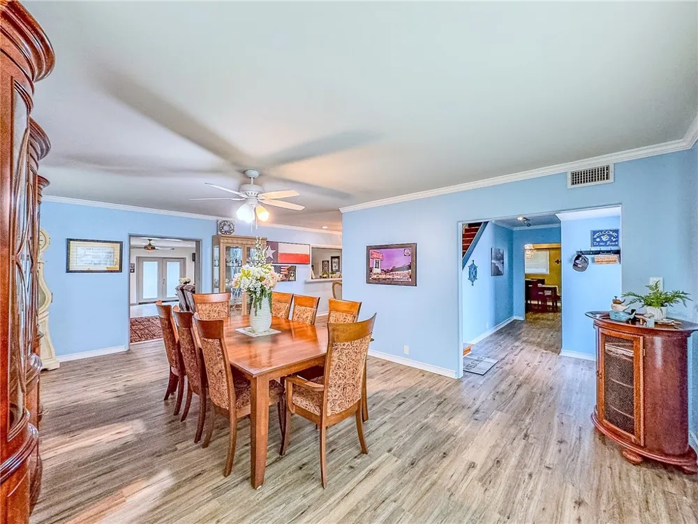 2925 Ocean Drive Corpus Christi, TX 78404