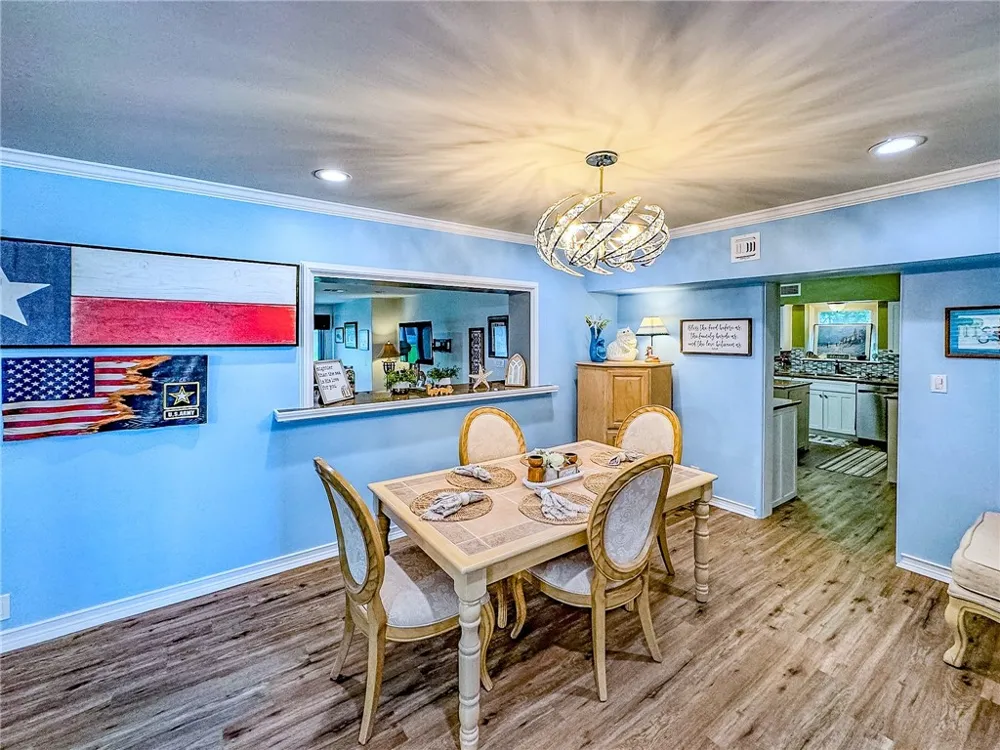 2925 Ocean Drive Corpus Christi, TX 78404