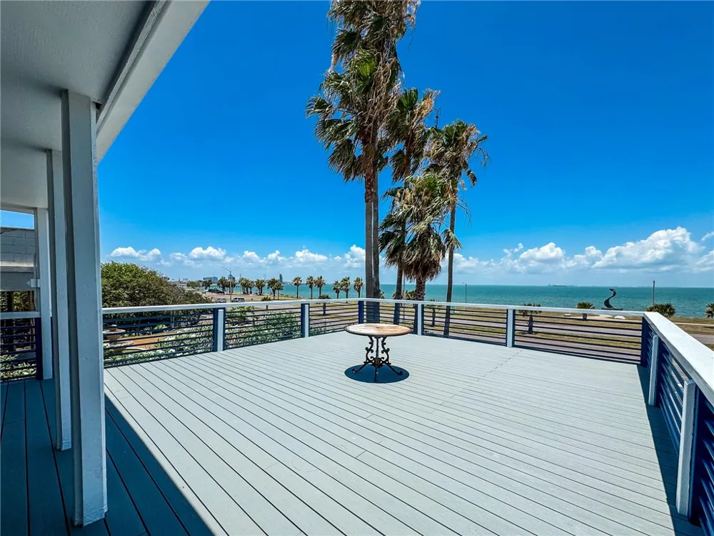 2925 Ocean Drive Corpus Christi, TX 78404
