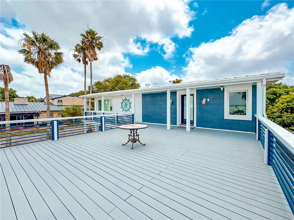 2925 Ocean Drive Corpus Christi, TX 78404