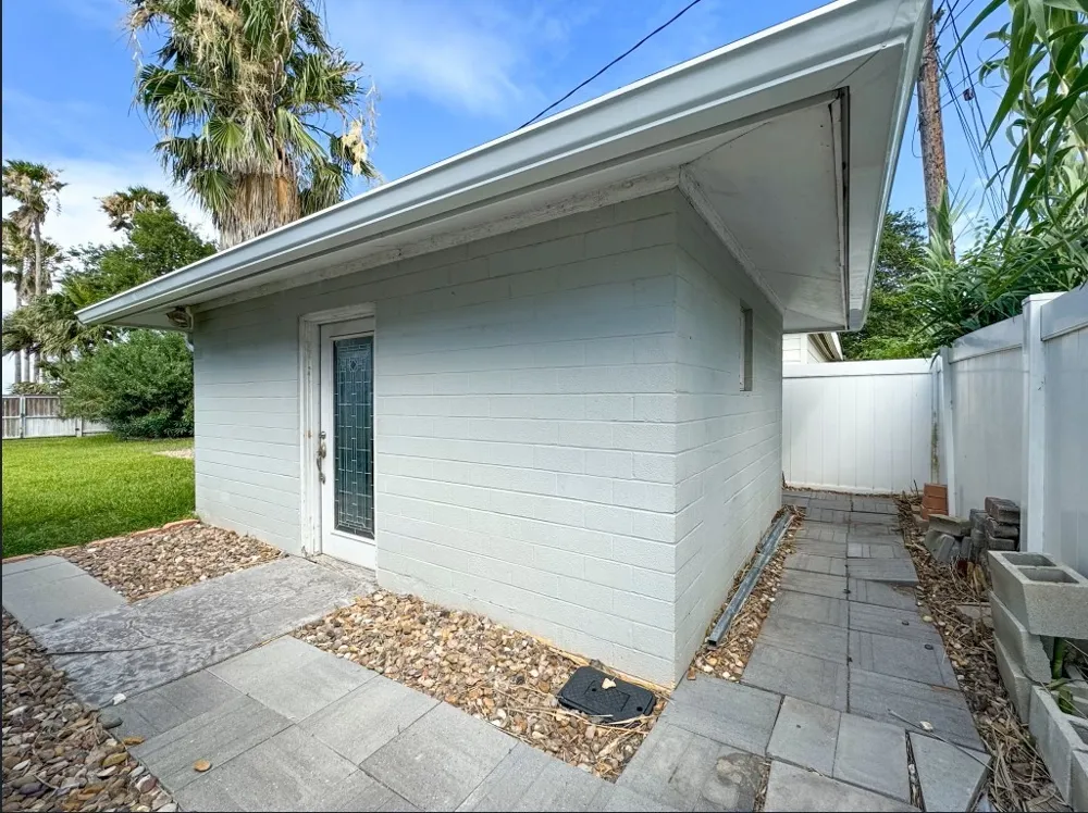 2925 Ocean Drive Corpus Christi, TX 78404