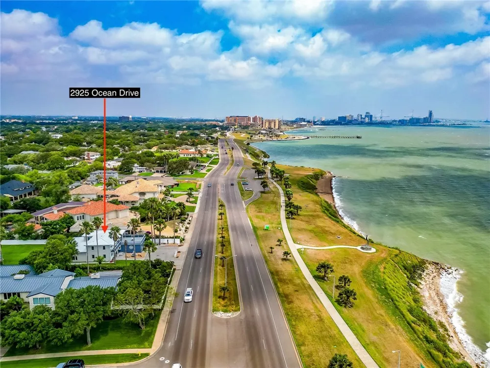 2925 Ocean Drive Corpus Christi, TX 78404
