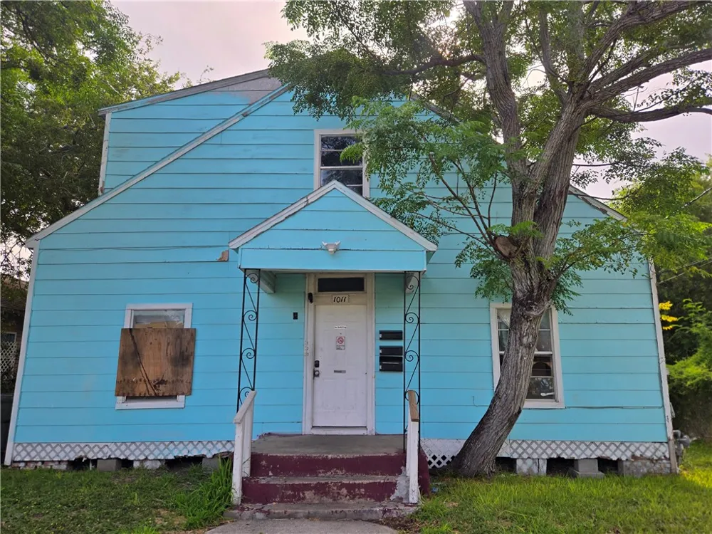 1011 S Alameda Street Corpus Christi, TX 78404