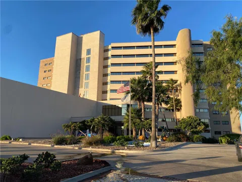 4350 Ocean Drive #704
