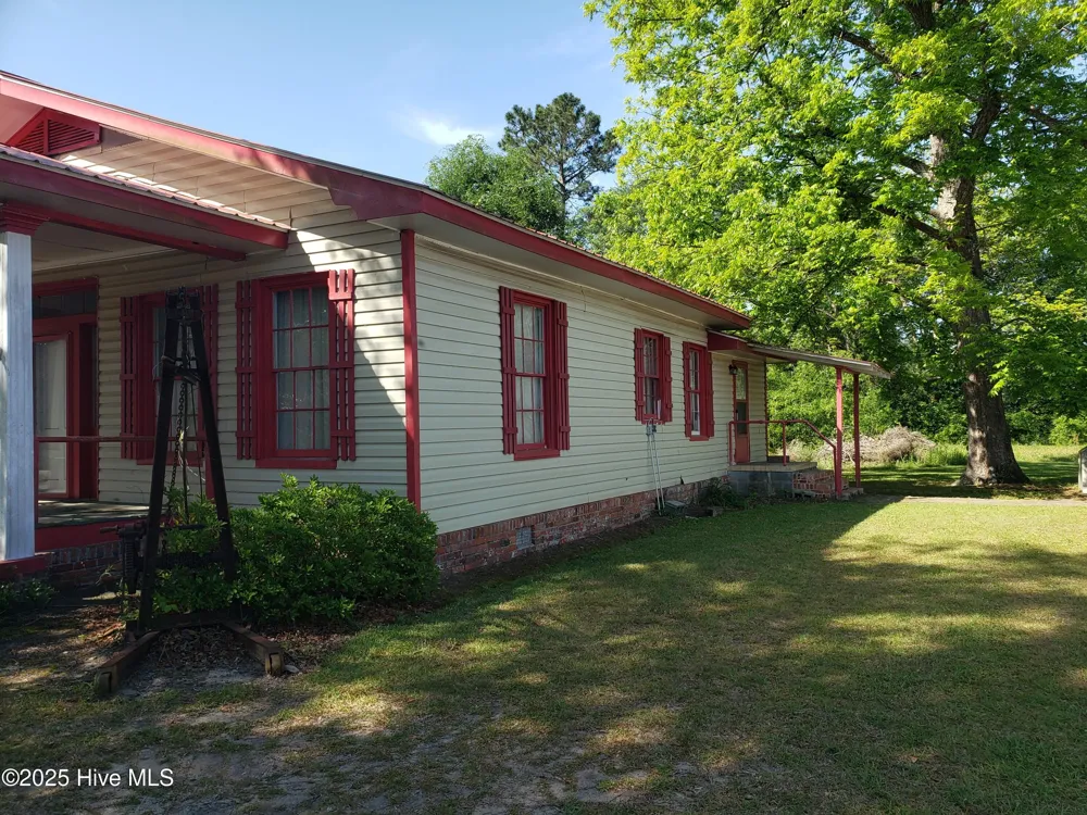 809 Conway Road Fair Bluff, NC 28439