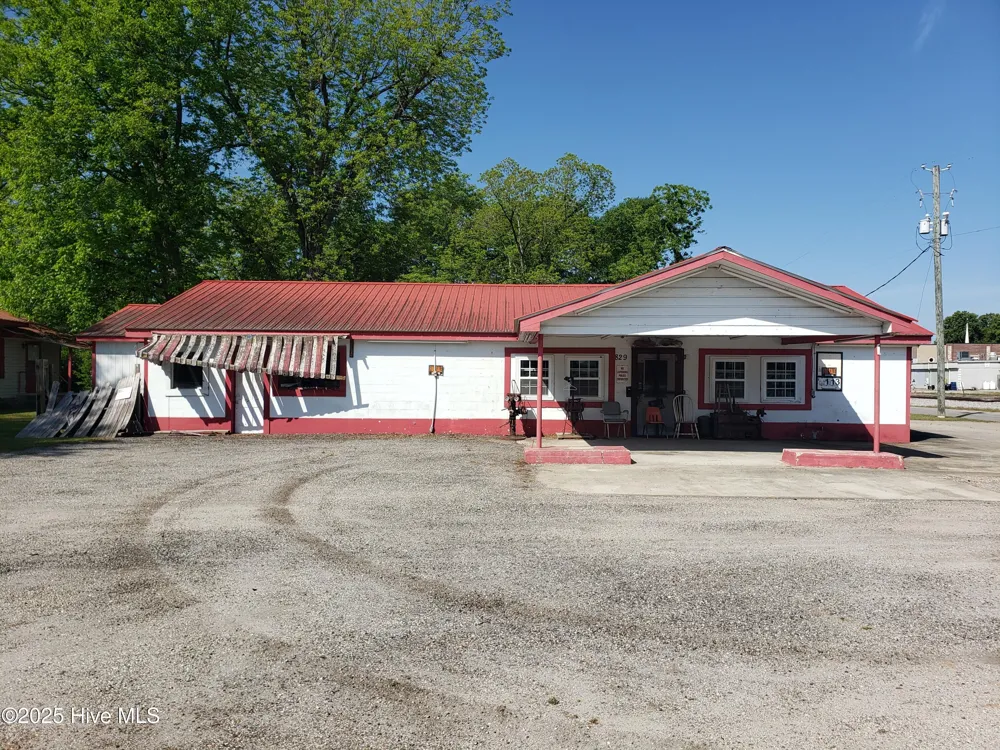809 Conway Road Fair Bluff, NC 28439