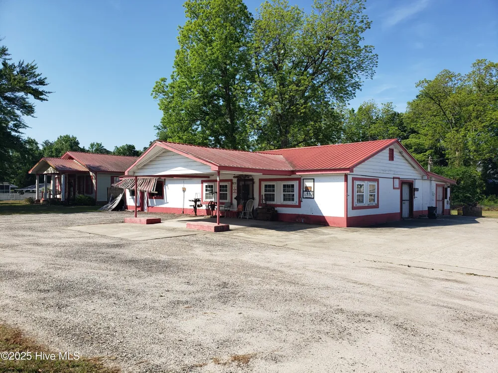 809 Conway Road Fair Bluff, NC 28439