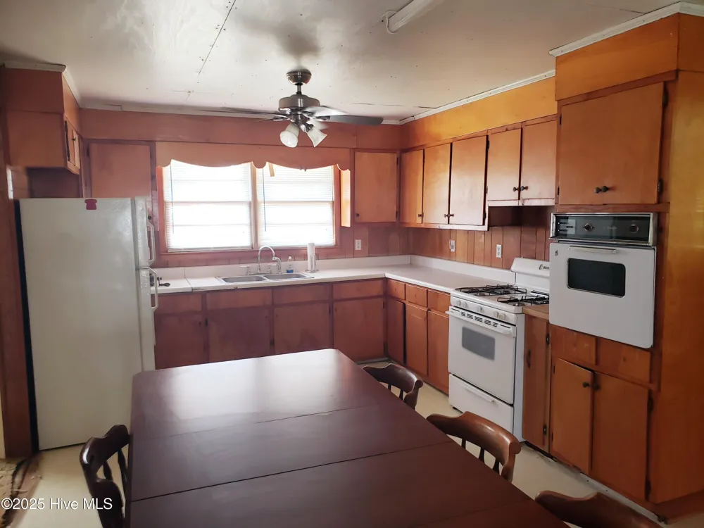 809 Conway Road Fair Bluff, NC 28439