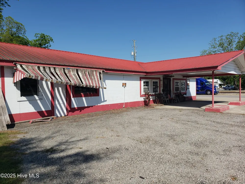 809 Conway Road Fair Bluff, NC 28439
