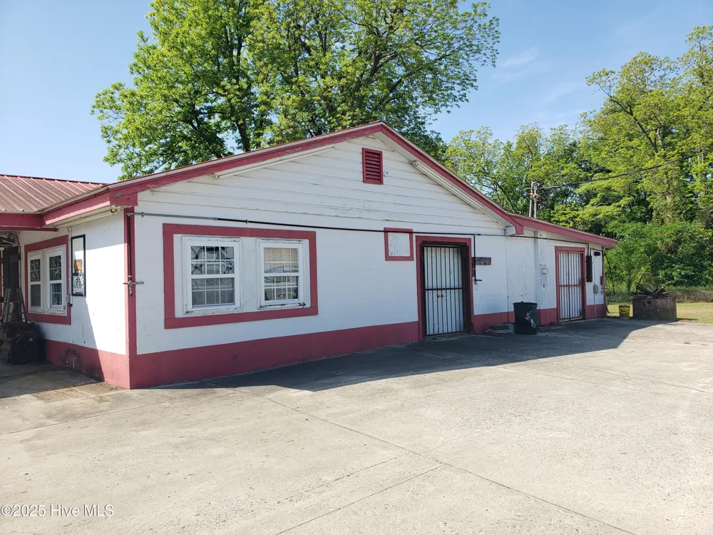 809 Conway Road Fair Bluff, NC 28439