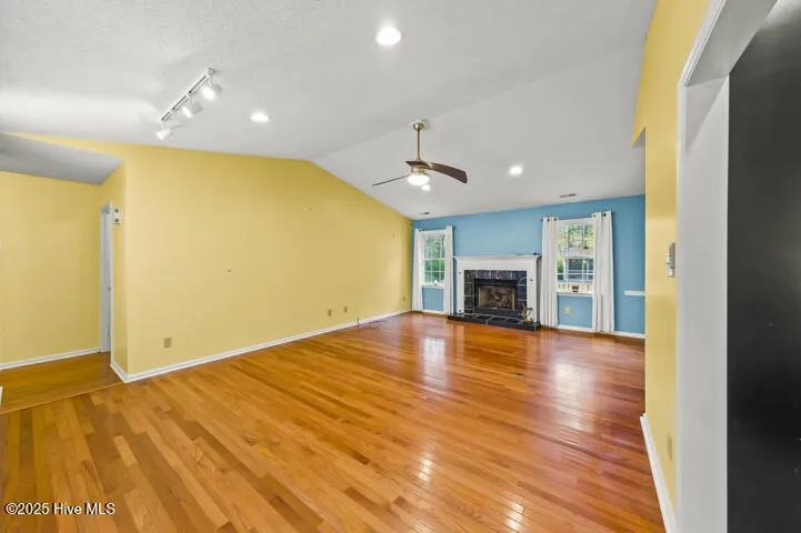 9314 Doris Drive Oriental, NC 28571