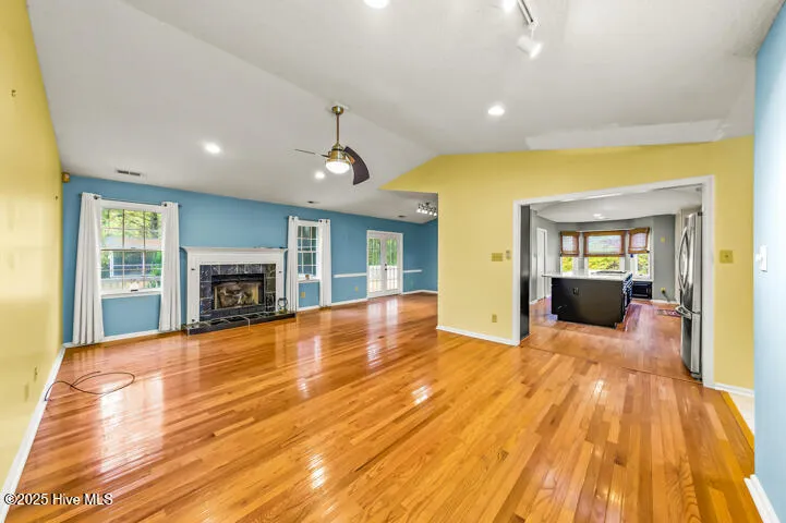 9314 Doris Drive Oriental, NC 28571