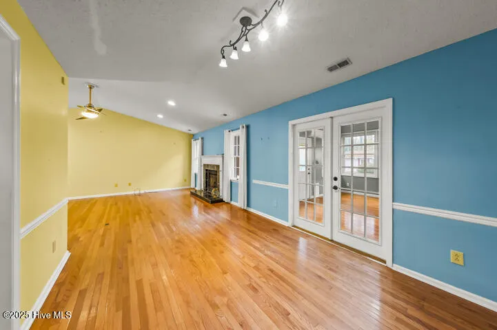 9314 Doris Drive Oriental, NC 28571