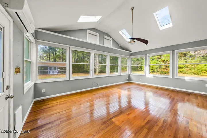 9314 Doris Drive Oriental, NC 28571