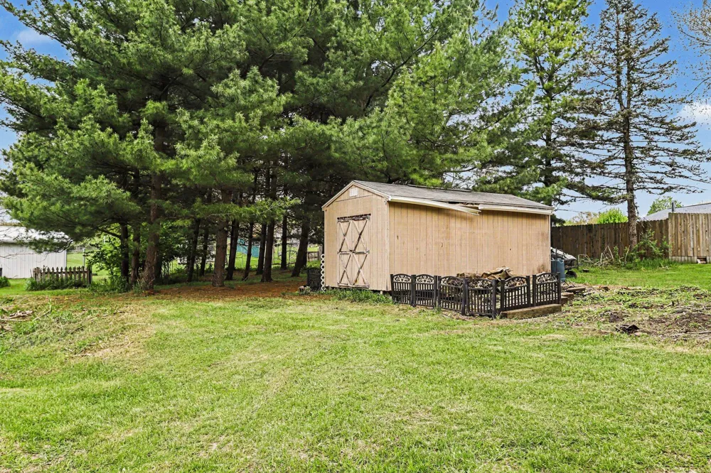 1819 Elizabeth Drive Three Rivers, MI 49093