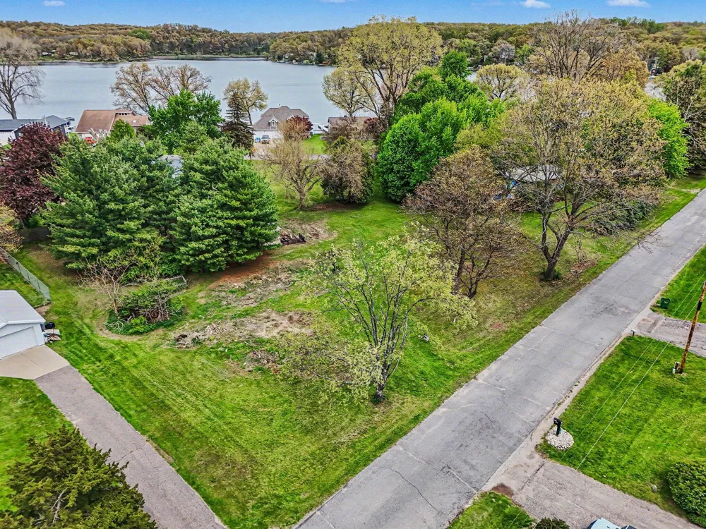 1819 Elizabeth Drive Three Rivers, MI 49093