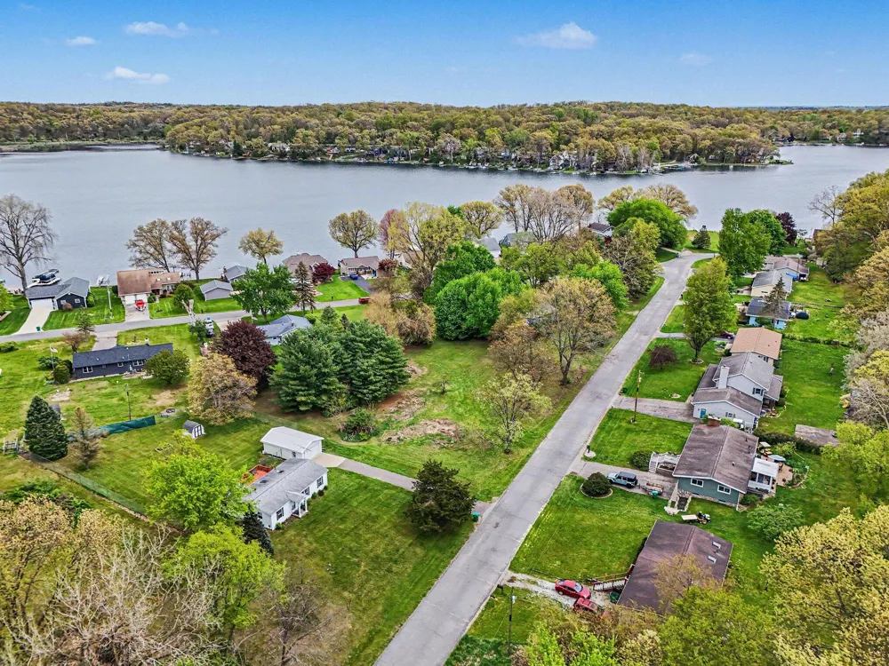 1819 Elizabeth Drive Three Rivers, MI 49093