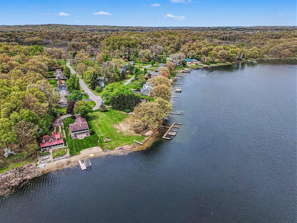 1819 Elizabeth Drive Three Rivers, MI 49093