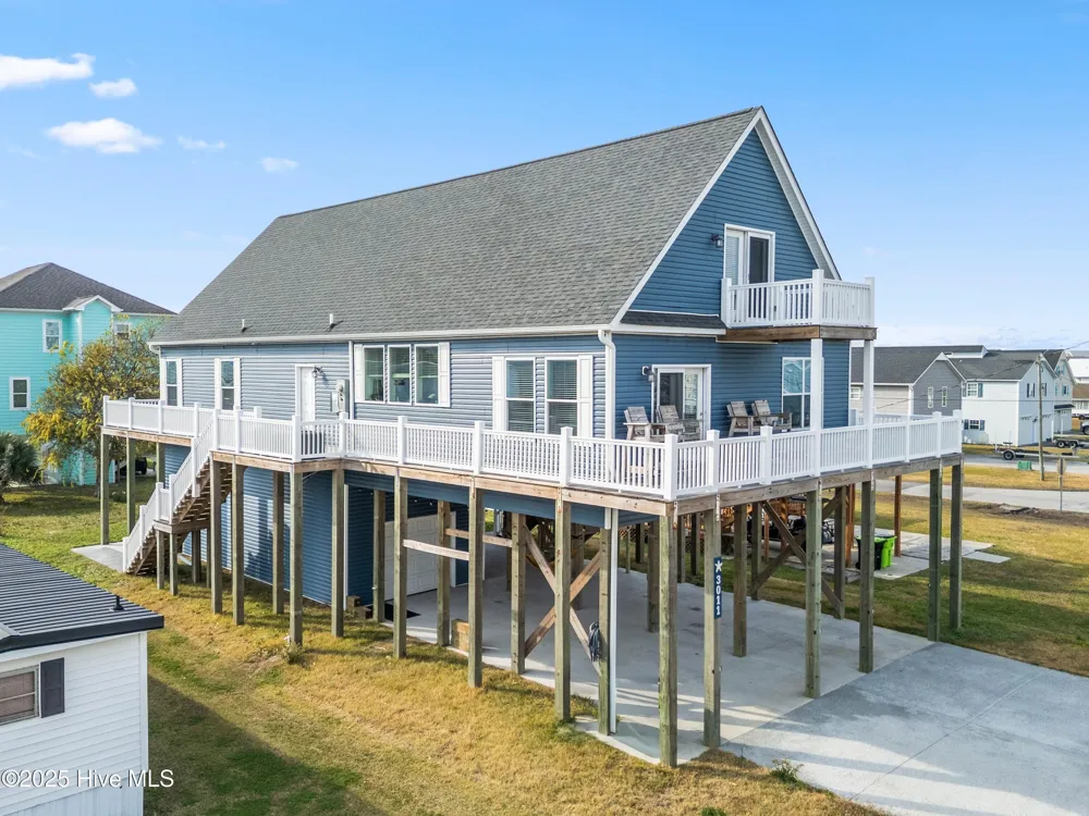 3011 3rd Street Surf City, NC 28445