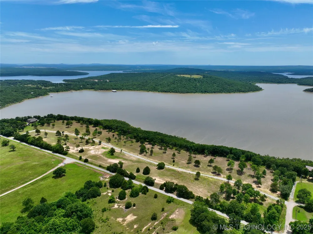 19 Kathy Lane Eufaula, OK 74432