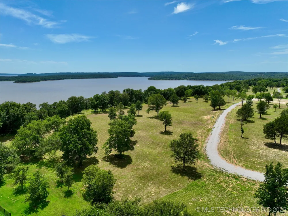 19 Kathy Lane Eufaula, OK 74432