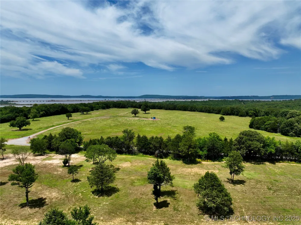19 Kathy Lane Eufaula, OK 74432